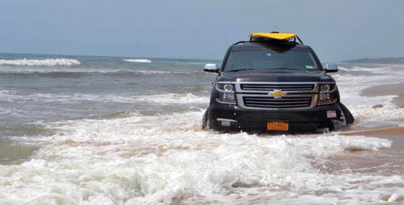 Illustration for article titled This Is Why You Don't Take Your SUV Surfing